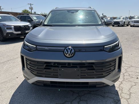 Used 2025 Volkswagen Tiguan S FWD image 8