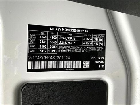 Used 2025 Mercedes-Benz Sprinter 2500 image 21