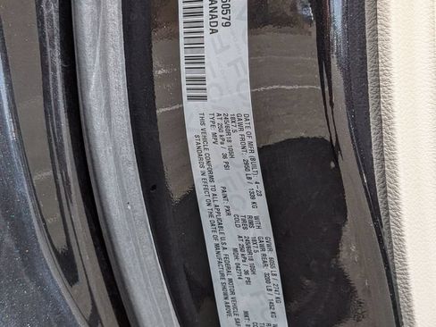 Used 2023 Chrysler Pacifica Limited FWD image 28