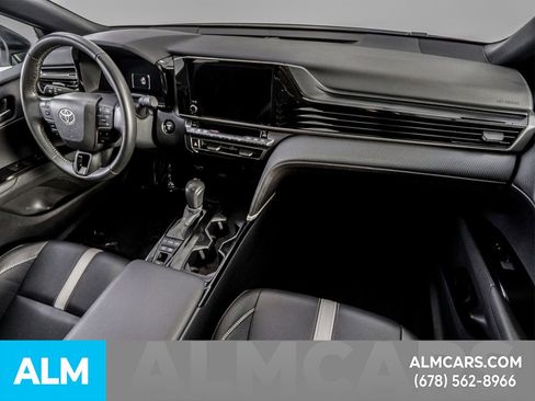 Used 2025 Toyota Camry SE image 21