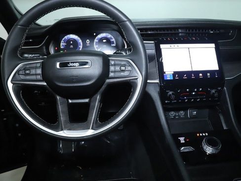 Used 2024 Jeep Grand Cherokee L Limited w/ Luxury Tech Group II image 30