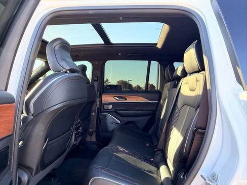 Used 2023 Jeep Grand Cherokee Summit AWD/4WD image 16
