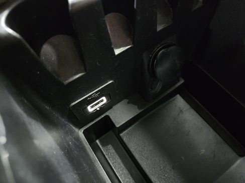 Used 2012 Dodge Challenger SRT8 w/ Premium Sound Group image 11