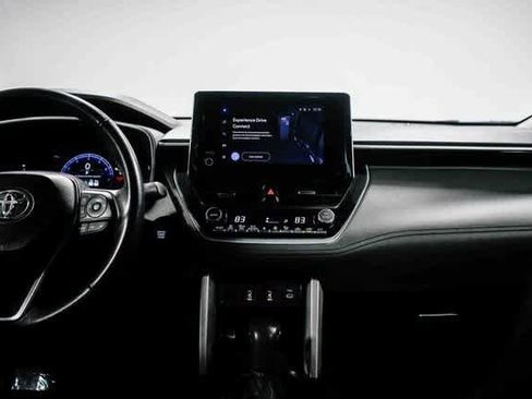 Certified 2024 Toyota Corolla Cross XLE image 13