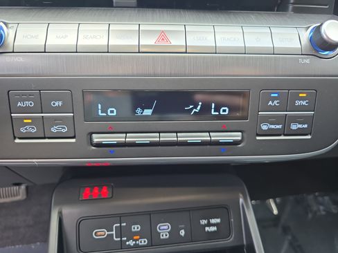 Certified 2024 Hyundai Kona Limited FWD image 21