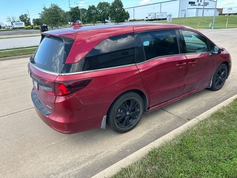 Used 2024 Honda Odyssey Sport image 4