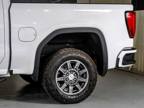 Used 2024 GMC Sierra 1500 AT4 w/ AT4 Premium Package AWD/4WD image 13