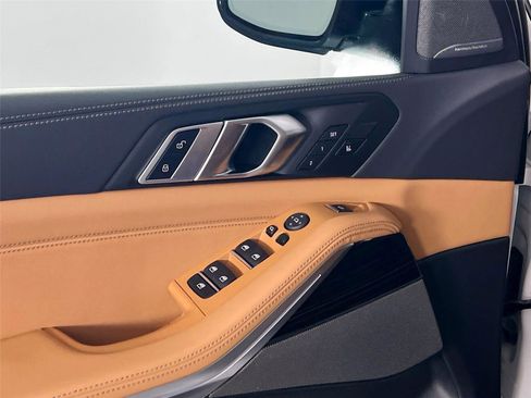 Used 2025 BMW X5 xDrive40i w/ M Sport Package image 17