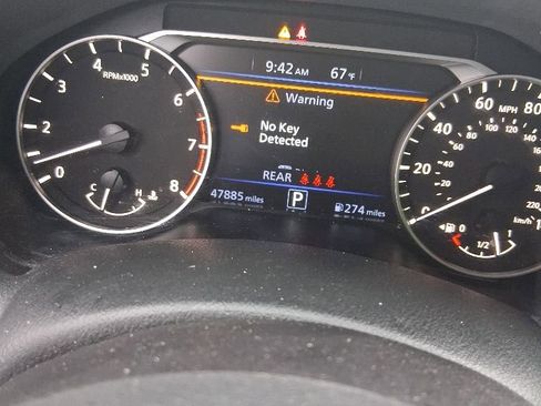 Used 2023 Nissan Altima 2.5 SR w/ SR Premium Package FWD image 11