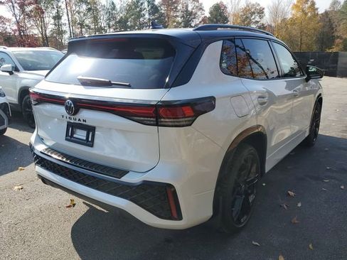 New 2026 Volkswagen Tiguan SE R-Line image 4