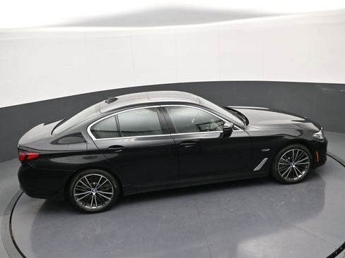 Used 2023 BMW 530e xDrive w/ Executive Package image 37