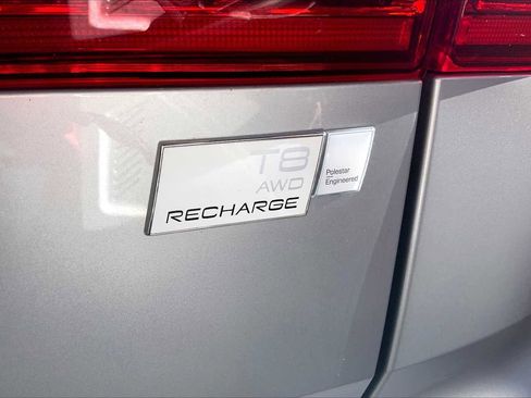 Used 2022 Volvo XC60 T8 R-Design w/ Advanced Package image 10