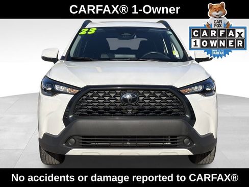 Used 2023 Toyota Corolla Cross LE image 2