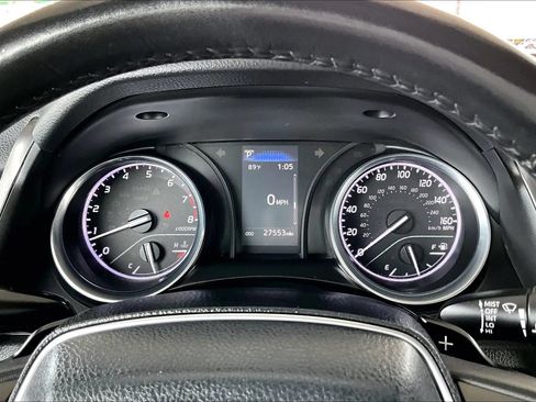 Used 2020 Toyota Camry SE FWD image 12