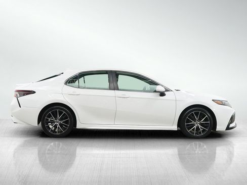 Used 2021 Toyota Camry SE w/ Carpet Mat Package (TMS) FWD image 6