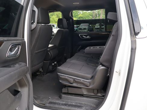 Used 2022 GMC Yukon XL SLE AWD/4WD image 25