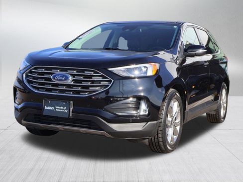 Used 2024 Ford Edge Titanium image 3