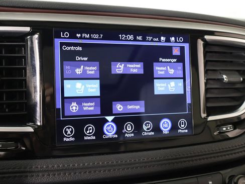 Used 2017 Chrysler Pacifica Limited w/ Tire & Wheel Group image 8