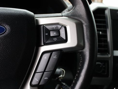 Used 2020 Ford F250 Lariat w/ Lariat Value Package image 25