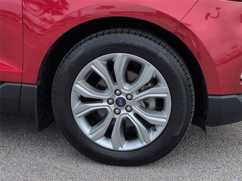 Used 2020 Ford Edge Titanium image 10