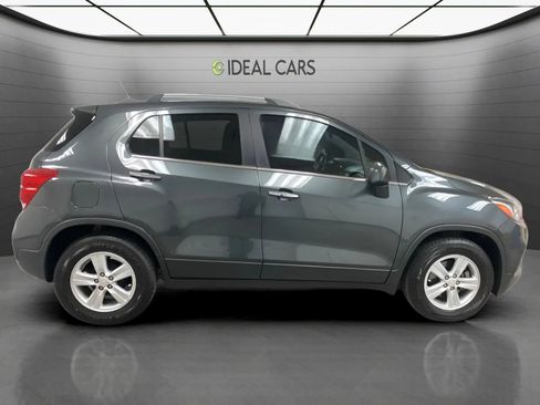 Used 2019 Chevrolet Trax LT w/ Driver Confidence Package FWD image 4