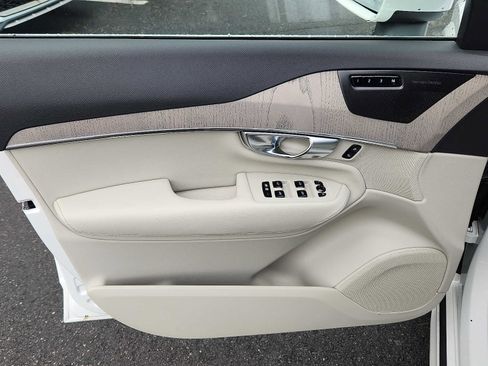 Certified 2024 Volvo XC90 T8 Plus w/ Protection Package Premier AWD/4WD image 12