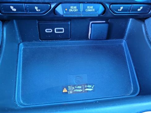 Certified 2024 Chevrolet Suburban LT image 39