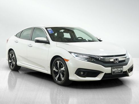 Used 2016 Honda Civic Touring image 7