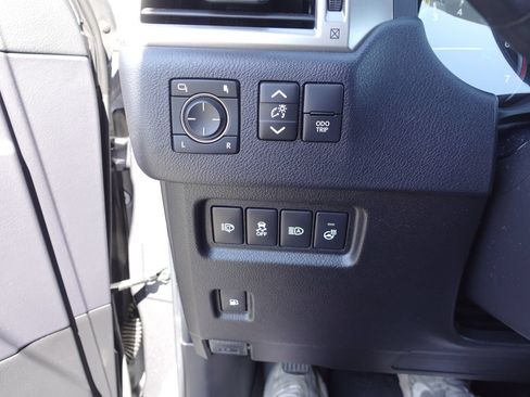 Used 2021 Lexus GX 460 Premium w/ Premium Package AWD/4WD image 16