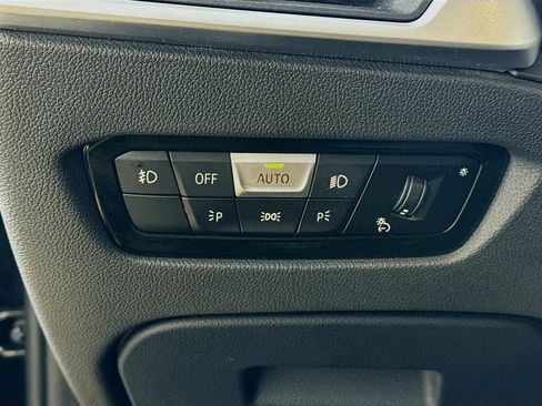 Used 2019 BMW 330i xDrive Sedan w/ M Sport Package image 14