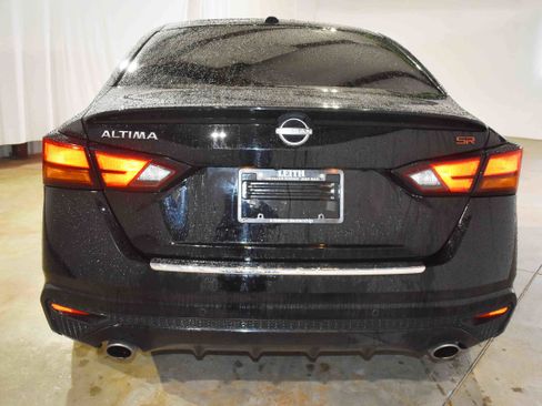 Used 2023 Nissan Altima 2.5 SR w/ SR Premium Package image 8