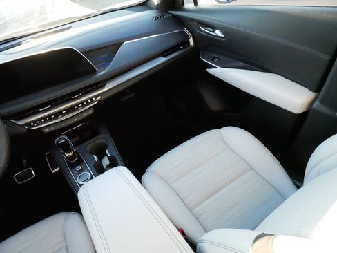 Used 2024 Cadillac XT4 Sport image 11