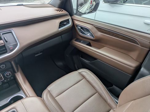 Used 2024 Chevrolet Suburban High Country image 23