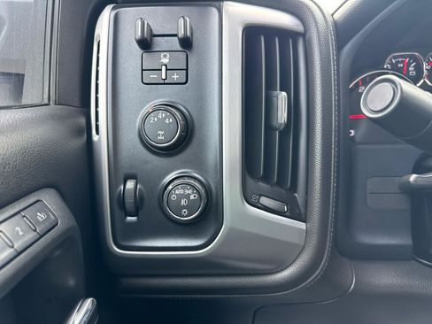 Used 2016 GMC Sierra 2500 SLT w/ Duramax Plus Package AWD/4WD image 38