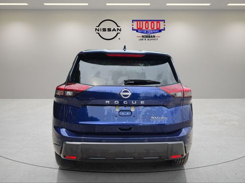Used 2024 Nissan Rogue SV AWD/4WD image 3