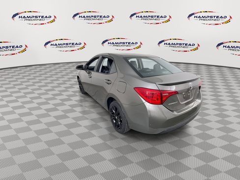 Used 2018 Toyota Corolla SE FWD image 6