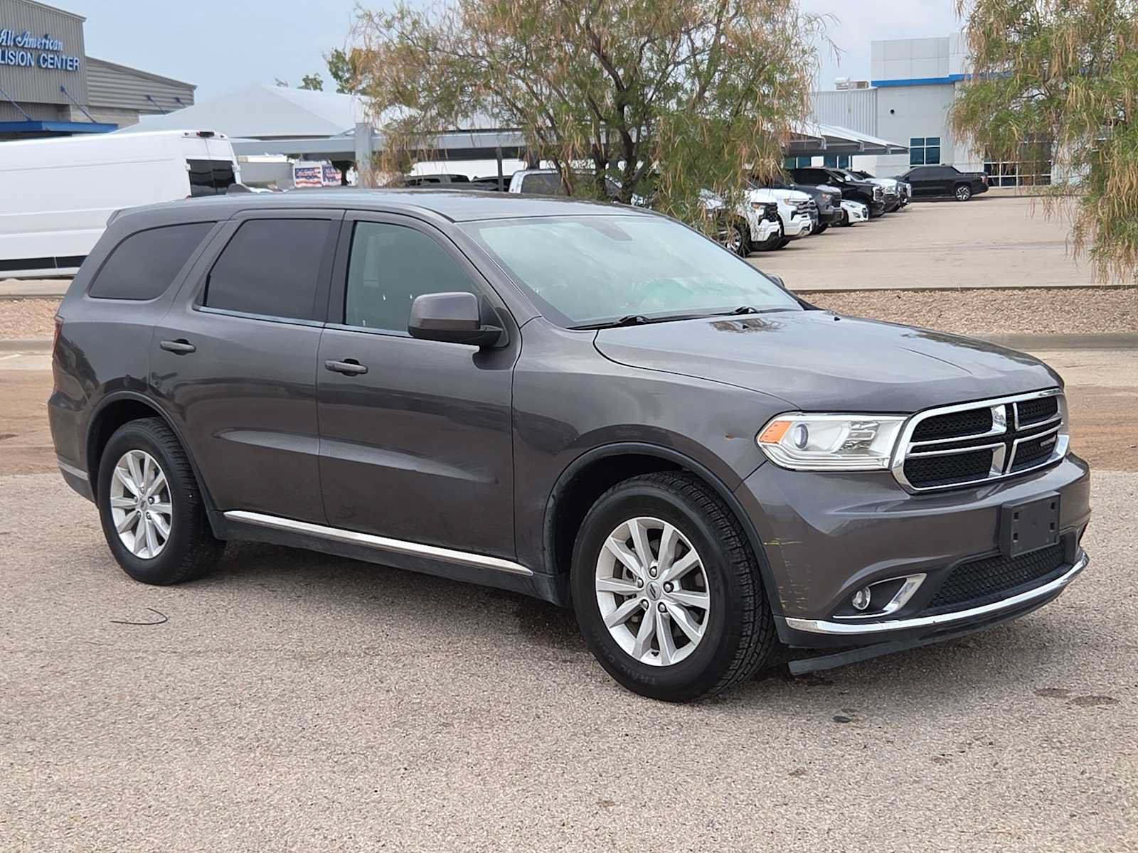 Used 2019 Dodge Durango SXT w/ 3rd Row Seating Group RWD image 2