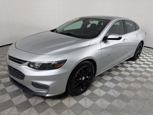 Used 2016 Chevrolet Malibu LT image 9