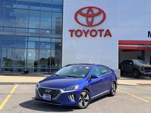 Used 2020 Hyundai Ioniq SEL FWD image 1
