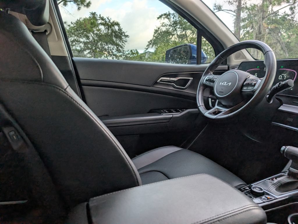 Used 2023 Kia Sportage EX FWD image 13