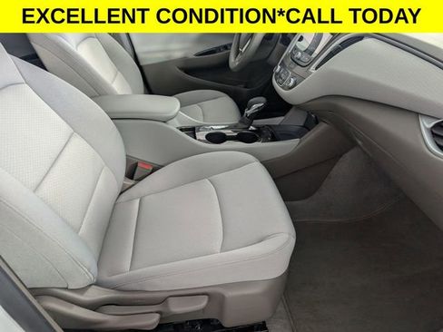 Used 2024 Chevrolet Malibu LS FWD image 31