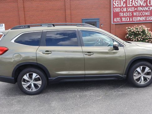 Used 2023 Subaru Ascent Premium w/ Convenience Package AWD/4WD image 3