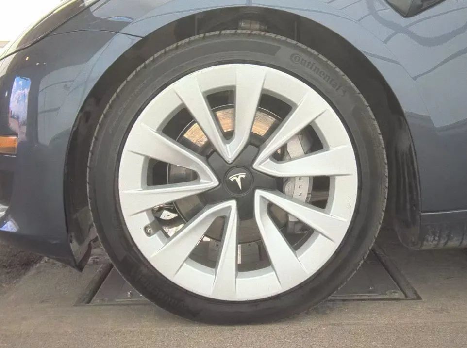 Used 2023 Tesla Model 3 Standard Range RWD image 6