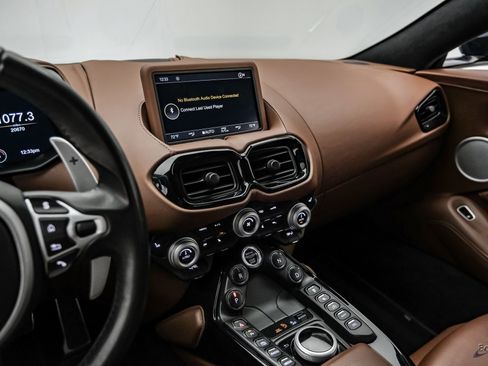 Used 2020 Aston Martin V8 Vantage Coupe RWD image 56