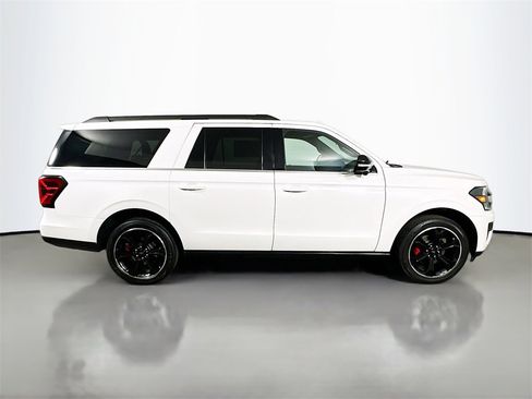 Used 2022 Ford Expedition Max Limited image 7