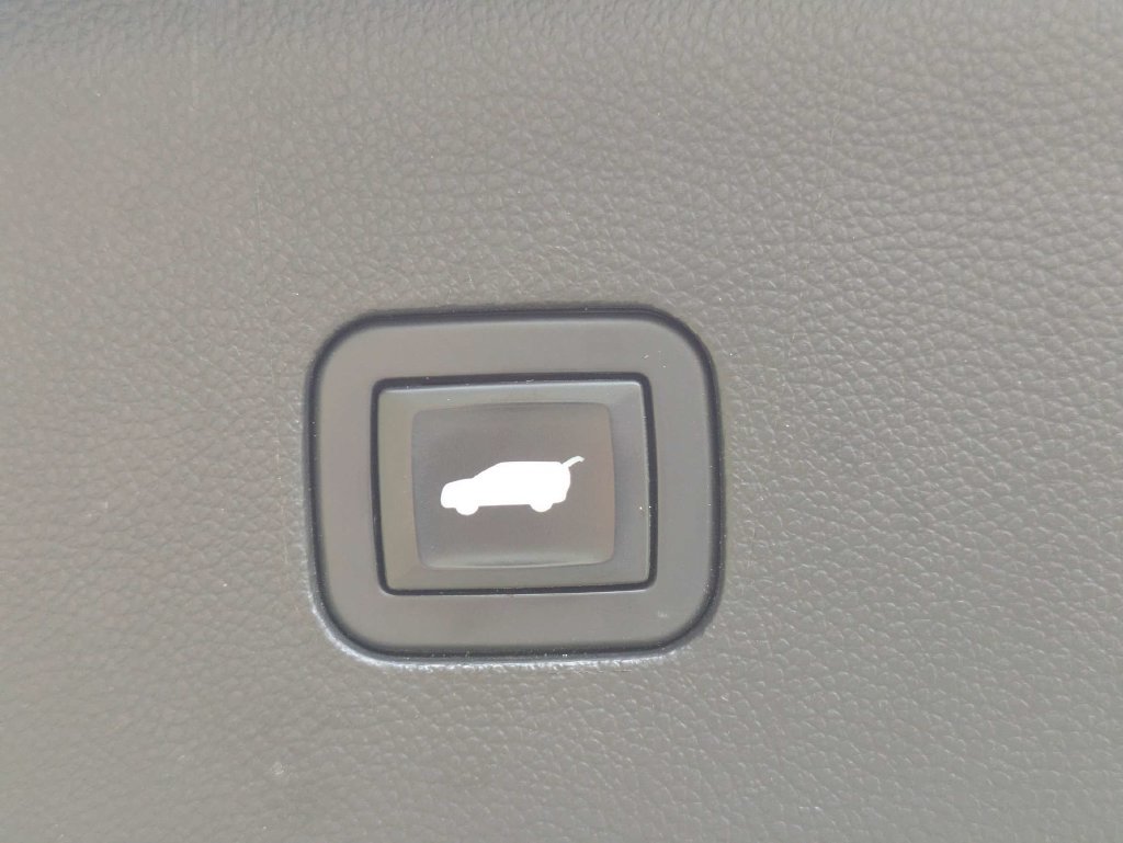 Used 2019 Buick Enclave Essence FWD image 13