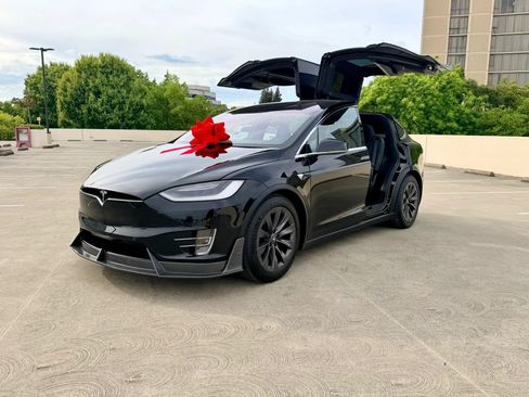 Used 2018 Tesla Model X 75D AWD/4WD image 17