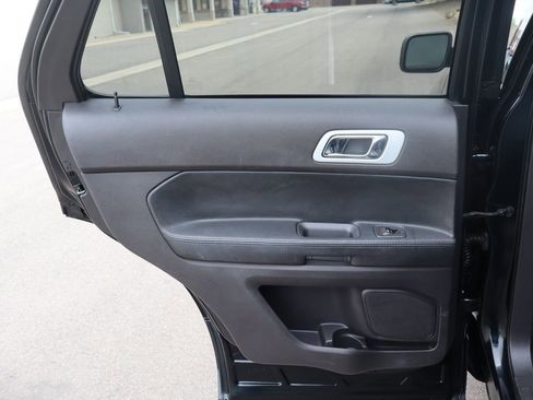 Used 2014 Ford Explorer XLT w/ Equipment Group 202A AWD/4WD image 25