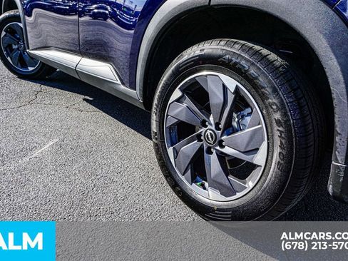 Used 2025 Nissan Rogue SV image 15