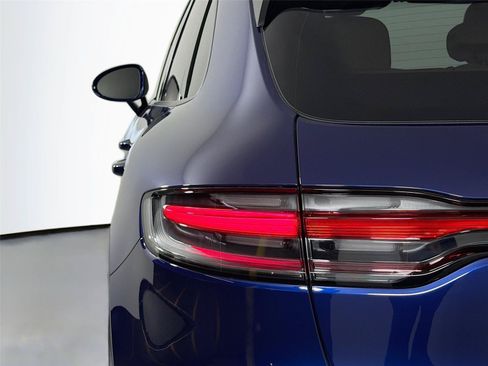 Certified 2026 Porsche Macan AWD/4WD image 16